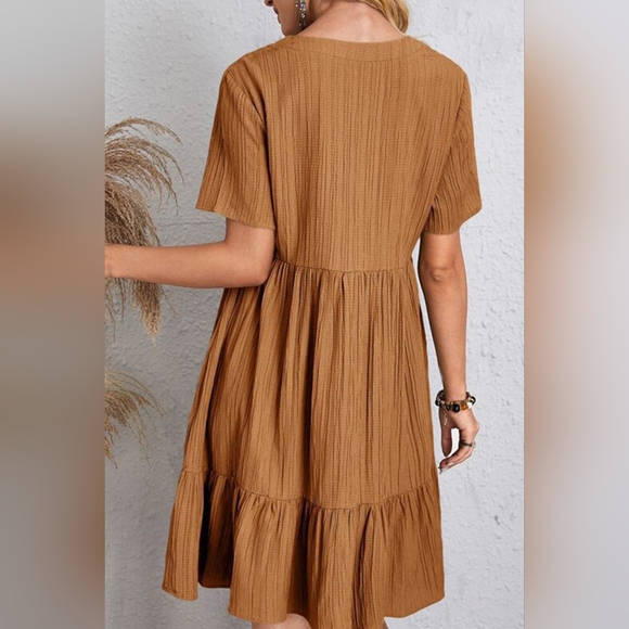 Full Size Ruched V-Neck Short Sleeve Caramel Dress - Picture 3 of 5